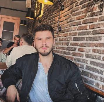 Evde bıçaklanmış halde ölü bulundu; ihbarı yapan kız arkadaşı gözaltında