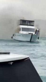 Bebek sahili açıklarında teknede yangın -1