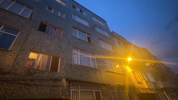 Fatih'te cam silerken 5'inci kattan apartman boşluğuna düşen kadın öldü