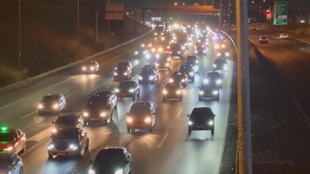 Bayram tatili dönüşü İstanbul girişinde trafik yoğunluğu
