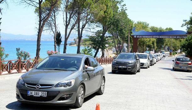Dilek Yarımadası Milli Park'ı bayram tatilinde ziyaretçi akınına uğradı