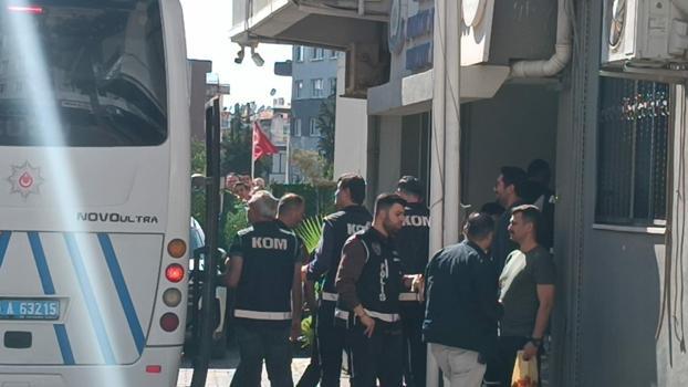 Buca Belediye Başkanı gözaltına alındı (3)
