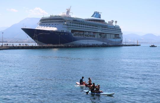Alanya'ya kruvaziyerle İngiliz turistler geldi