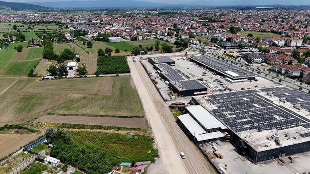 Sakarya Büyükşehir Belediyesi, yeni duble yol çalışmalarında üst yapı çalışmalarına başladı