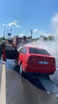 Nevşehir'de seyir halindeki otomobil yandı