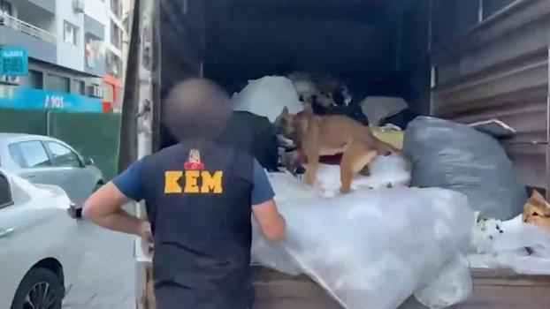 İzmir'de 371 kilogram uyuşturucu ele geçirildi