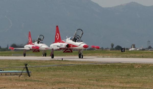 Gençlik ve Havacılık Festivali'nin prova uçuşları yapıldı
