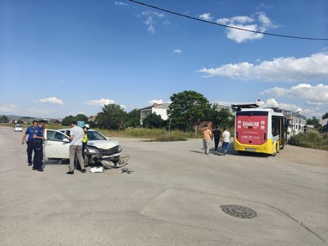 İnegöl’de otomobille özel halk otobüsü çarpıştı; 3 yaralı