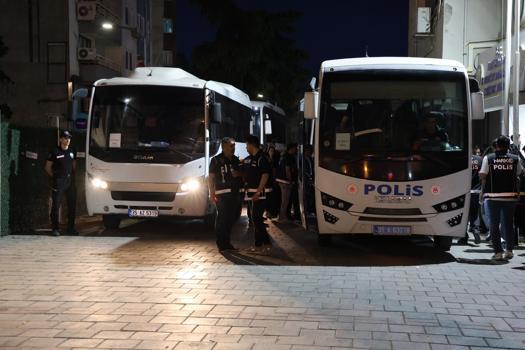 Buca Belediyesi'ne yönelik ‘yolsuzluk’ operasyonunda şüpheliler adliyede