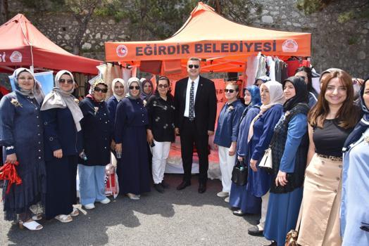 Kadınların el emeklerine yoğun ilgi