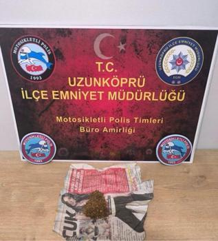 Edirne’de üzerinde uyuşturucu ele geçirilen şüpheliye gözaltı