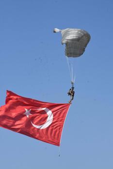 İzmir'de 'Gençlik ve Havacılık Festivali' başladı/Ek fotoğraflar