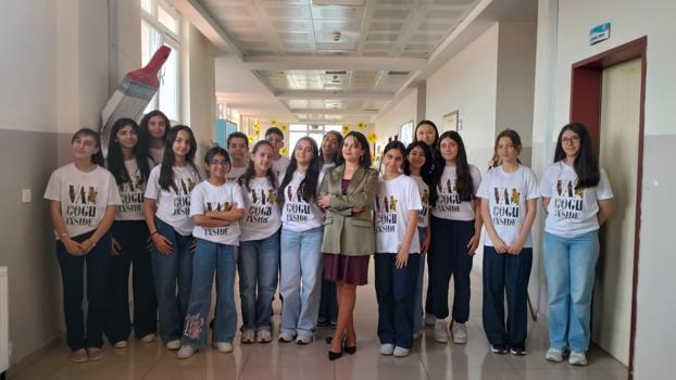 Ortaokul öğrencileri atık malzemeleri sanat eserine dönüştürdü