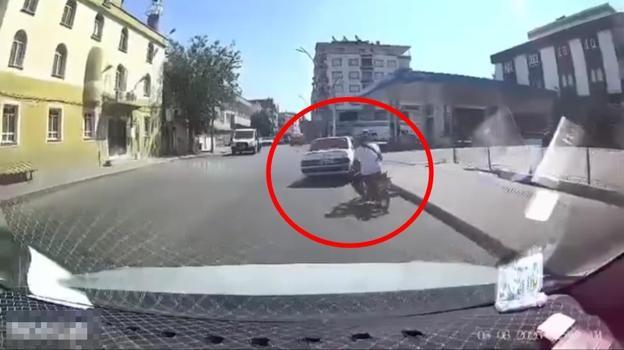 Batman’da motosikletin otomobile çarptığı kaza araç kamerasında