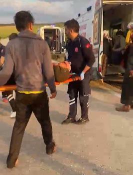 Tarım işçilerini taşıyan minibüs şarampole devrildi: 1'i ağır 4 yaralı