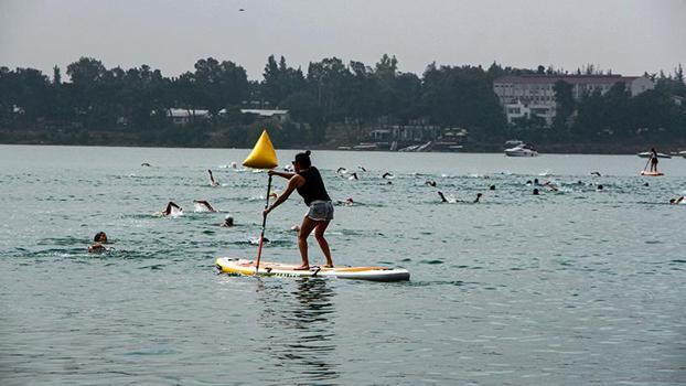 Adana’da ilk kez düzenlenen ‘Aquatlon ve Triatlon’ yarışması başladı