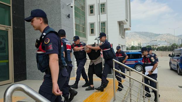 'Kız kaçırma' husumetinde baba ve oğlunu öldüren şüpheli adliyede
