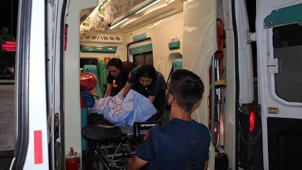 Parkta uğradığı biber gazlı ve bıçaklı saldırıda ağır yaralandı