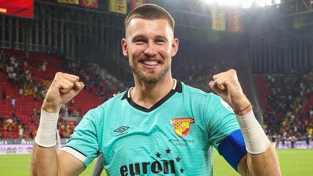 Göztepe'de Lis yuvadan uçuyor