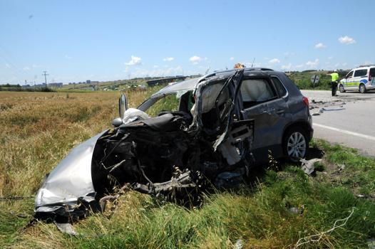 TIR'la çarpışan otomobilin sürücüsü ağır yaralandı