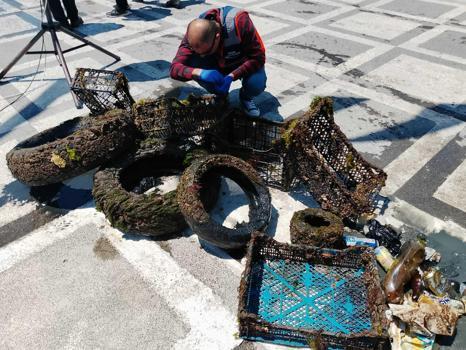 Marmara Denizi Günü'nde Silivri'de dalış etkinliği; denizden araba lastiği çıktı