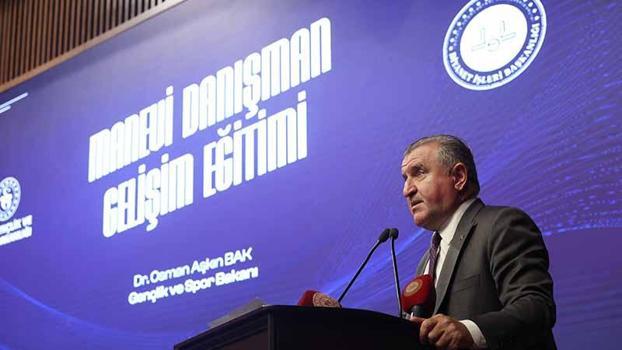Bakan Bak: Gençlerimizin manevi gıdalarını sağlıyoruz