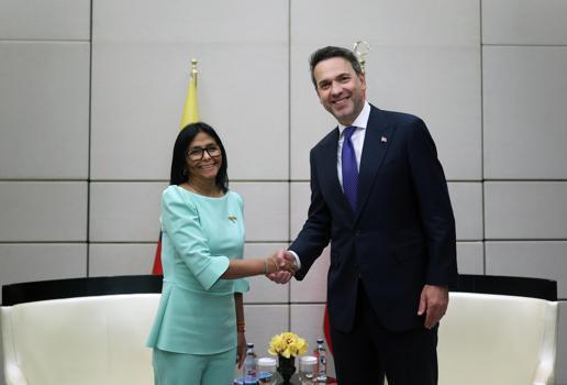 Bakan Bayraktar, Venezuela Geçici Devlet Başkanı Rodriguez ile görüştü