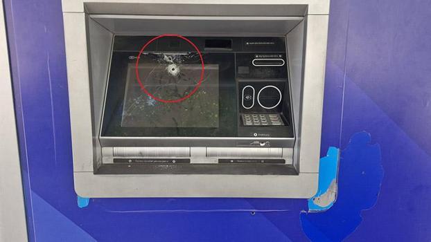 Diyarbakır’da bir bankaya ait 2 ATM kurşunlandı