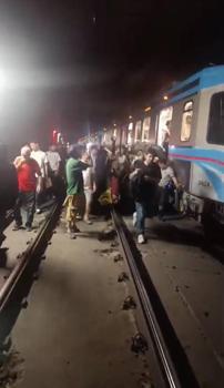 Gaziosmanpaşa’da trafoda çıkan yangın nedeniyle tramvay seferleri durdu