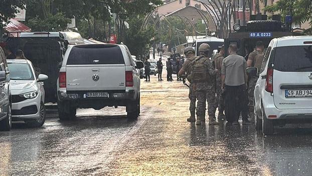 İşitme engelli kardeşini ve bir polis memurunu yaralayan şüpheli, operasyonla etkisiz hale getirildi