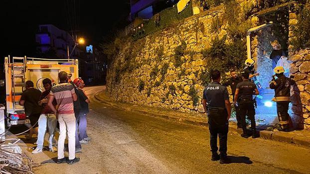 Tavan sıvaları düÅŸen evdeki 5 kiÅŸi tahliye edildi