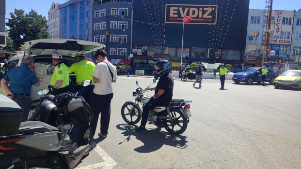 2 gün üst üste kasksız yakalanan motosiklet sürücüsüne 7 bin 500 lira ceza