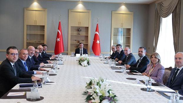 Cevdet Yılmaz, Cumhurbaşkanlığı Ekonomi Politikaları Kurulu üyeleriyle görüştü