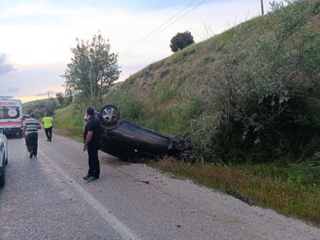 Malatya'da devrilen otomobilin sürücüsü yaralandı