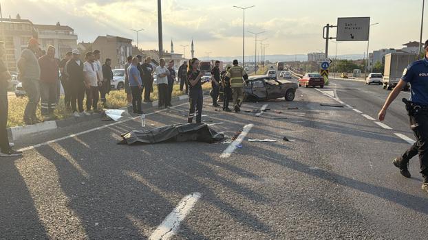 TIR’la çarpışan otomobil takla atıp karşı şeride geçti; 1 ölü, 2 yaralı