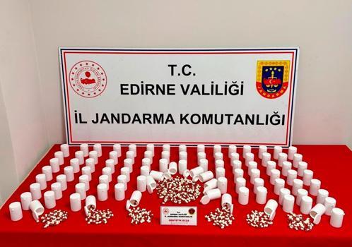 Edirne’de 5 bin 679 sentetik ecza ele geçirildi; 2 gözaltı