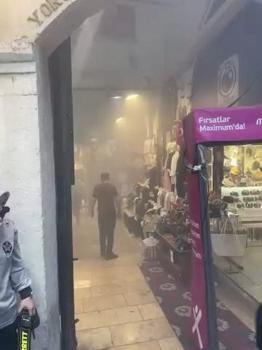 Kapalıçarşı'da trafoda yangın- 1