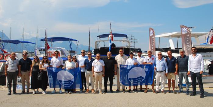 Kemer'de marina ve 5 tekneye mavi bayrak teslim edildi
