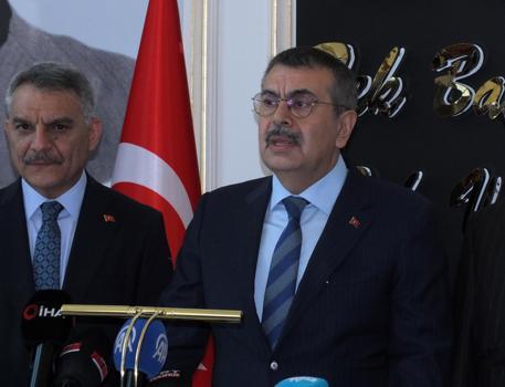 Bakan Tekin: Yarın yapılacak LGS’ye 1 milyon 226 bin 580 öğrenci başvuru yaptı