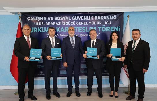 SOCAR ve Türk Traktör CEO'larına 'Turkuaz Kart' verildi