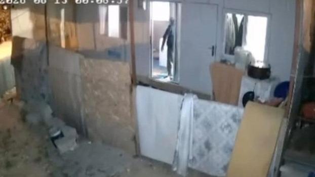 Gaziantep’te 4.6 büyüklüğündeki deprem anı kamerada