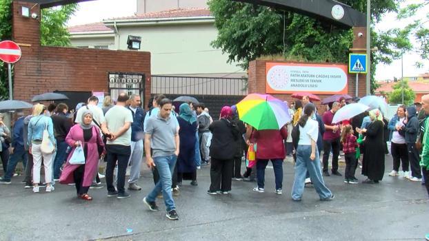 LGS maratonu başladı; öğrenciler kadar veliler de heyecan yaşadı