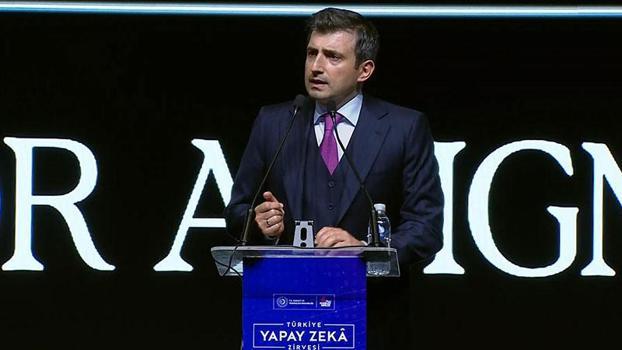 Bayraktar: Makinelerin ve makine insanlarının istilası ile karşı karşıyayız
