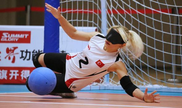 Kadın Goalball Milli Takımı yarı finale çıkınca gözyaşı döktüler