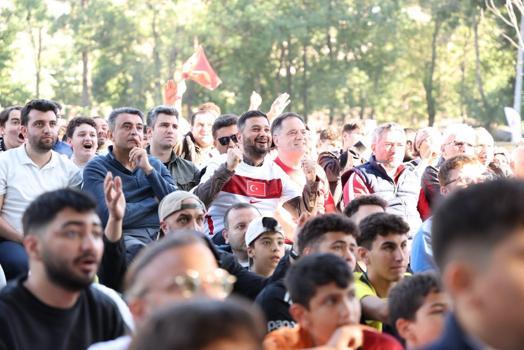Kağıthane’de milli maç heyecanı