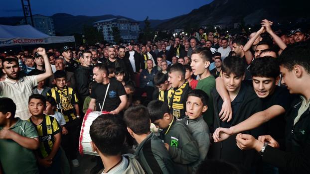 Bitlis Spor, 3'üncü Lig'e yükseldi, taraftarlar sokağa döküldü