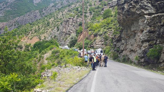 Çoruh Nehri’ne uçan kamyonette kaybolan baba-oğul aranıyor (2)