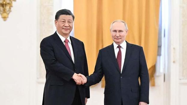 Putin'den Şi'ye doğum günü mesajı