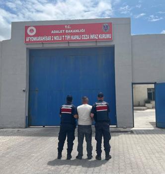 Aranan 48 kişi yakalandı, 12'si tutuklandı