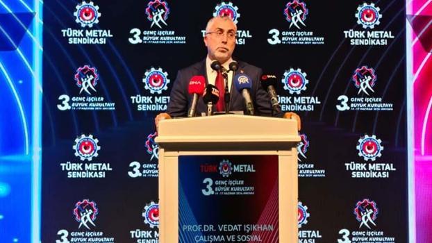 Bakan Işıkhan: İrademizin yönetimini sanal dünyaya teslim etmekten kaçınmalıyız